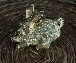 Avon Rabbit Brooch Goldtone Bunny with Rhinestones - £18.98 GBP