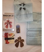 VTG. Jewelpoint Sooz  Red Floral  Pendant Embroidery  Complete  Kit  NEW - £15.64 GBP