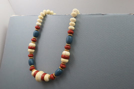 VTG Avon Summer Naturals Necklace Chunky Red White Blue Lucite Faux Wood Design - £10.43 GBP