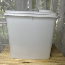 Vintage Tupperware Cereal Keeper Container Clear Store-n-Pour Made In USA - £7.12 GBP