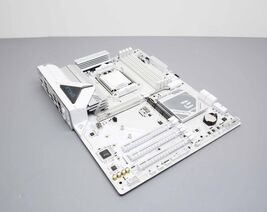 GIGABYTE B850 EAGLE WF7 ICE AM5 AMD B850 ATX Motherboard image 2