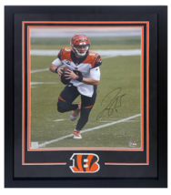 Joe Burrow Autographed Bengals &quot;Roll Out&quot; Framed 16&quot; x 20&quot; Photo Fanatics - £857.72 GBP