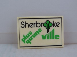 Vintage Tourist Pin - Sherbrooke Plus Qu&#39;une Ville - Plastic Pin - £11.99 GBP