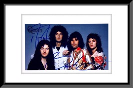 Queen signed photo - £314.76 GBP