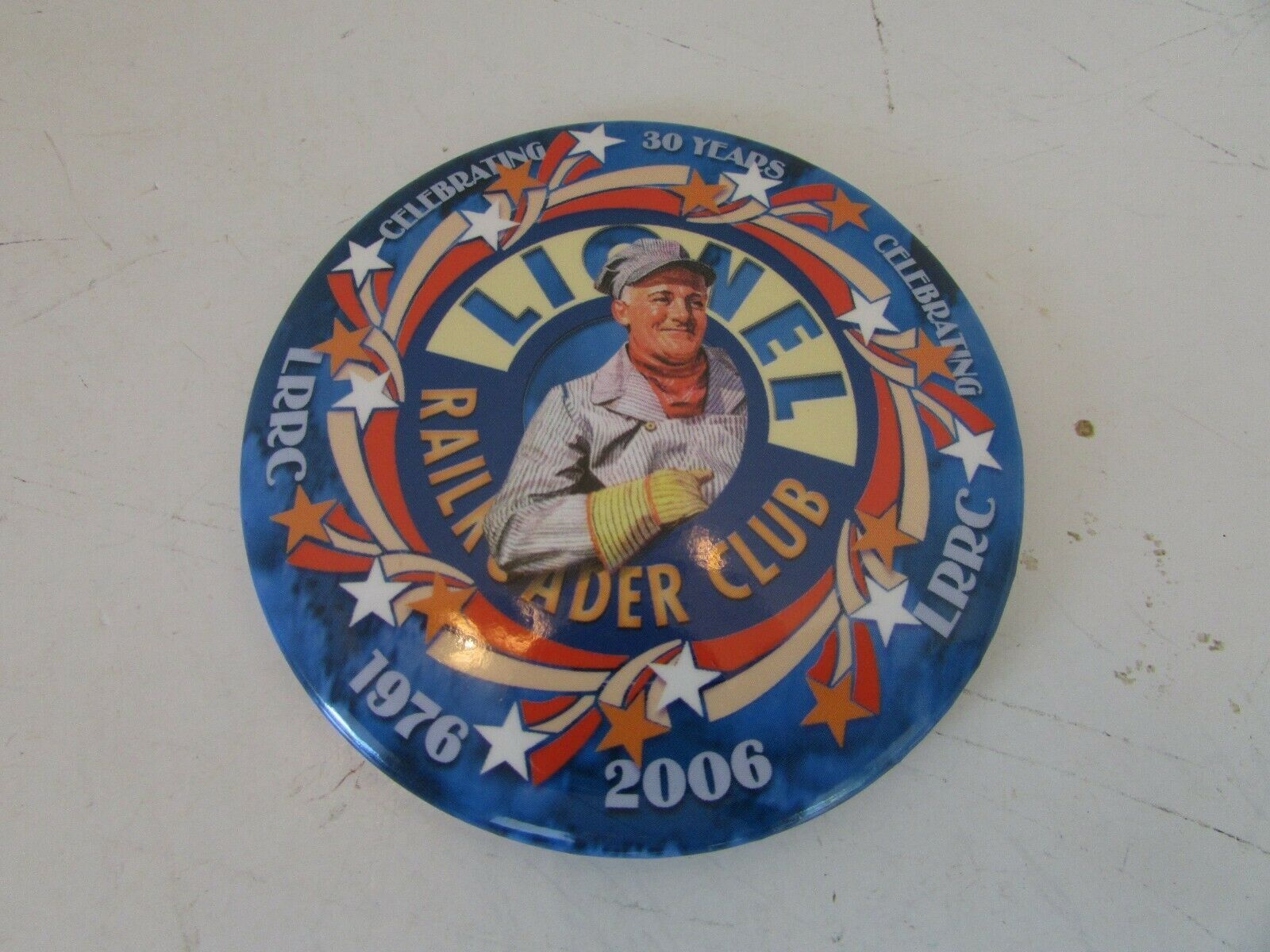 VTG TIN LIONEL RAILROADER CLUB CELEBRATING 30 YRS 1976-2006 PIN BUTTON 3... - $3.03