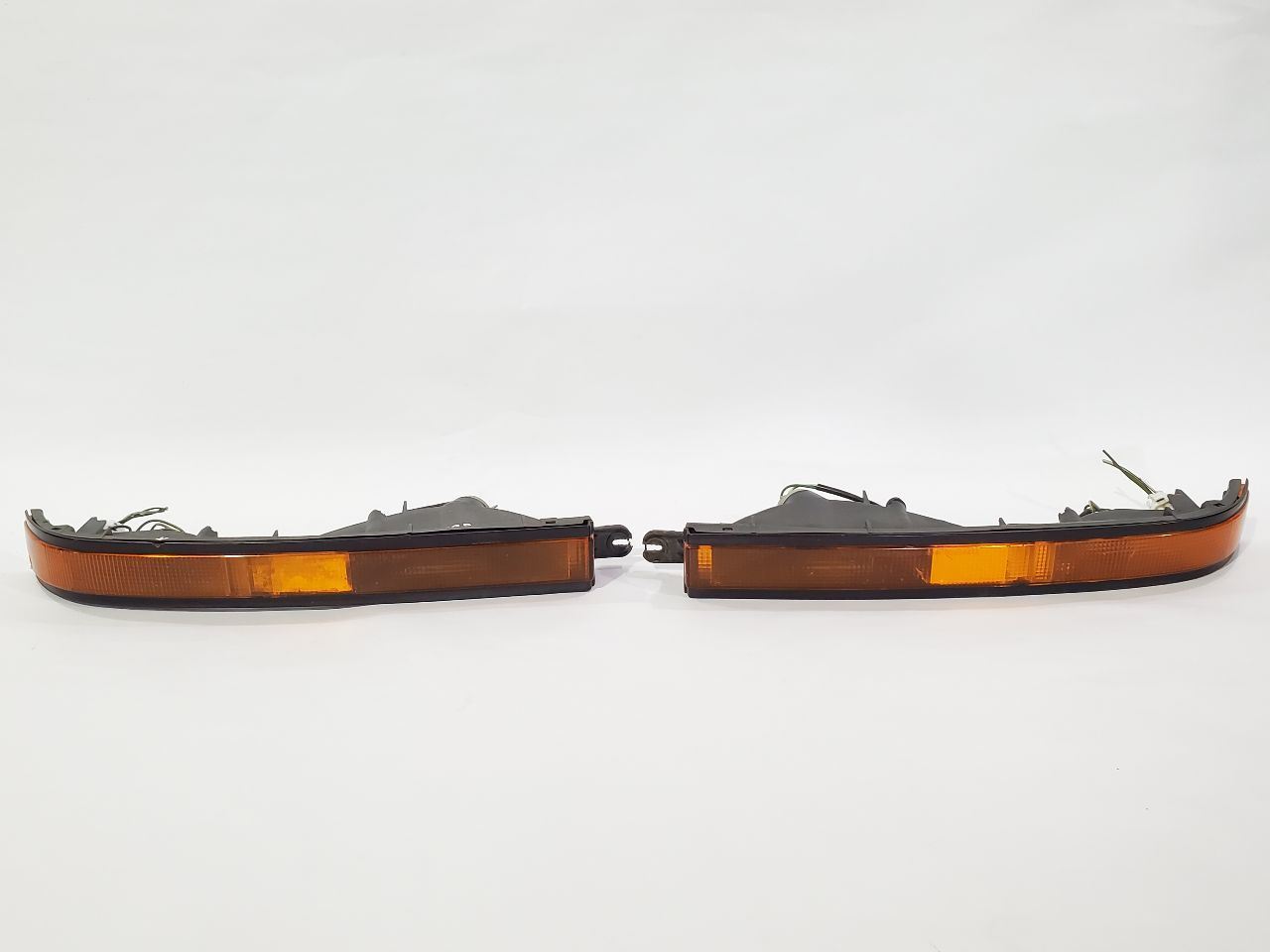 1987 1988 Toyota Supra OEM Pair Of Turn Signals Has Crack TOYOTA 14-158 - $247.50