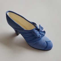 Just the Right Shoe by Reine CLASS ACT 245042 1999 Blue Pump Heel Figurine - £8.33 GBP