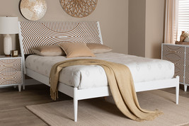 Hazel Coastal White Queen Size Platform Bed w/Carved Contrasting Headboard - $10,042.49 MXN