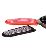 2 LODGE Hot HANDLE HOLDERs Heat Resistant Silicone Lined insulated Grips... - $480.49 MXN