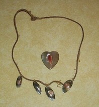 Vtg Folk Art Jewelry Spiny Oyster Blister Nacre Mop Mother Of Pearl Heart Button - £20.41 GBP