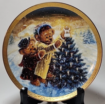 TOPPING THE TREE WITH JOY collector plate STEWART SHERWOOD Beary Merry C... - £19.49 GBP