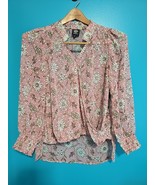 Nwt Bobeau shirt top blouse Medium Dusty pink white Faux Wrap Daisy Pais... - $439.58 MXN