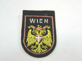 Vintage Wien Family Crest Coat of Arms Patch 33688 Souvenir - £14.19 GBP