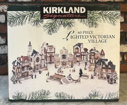 Kirkland Signature Lighted Village 40 Pieces &quot;Santa&#39;s Village&quot; 59979 Complete! - £173.51 GBP