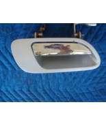 1995 1996 1997  CONTINENTAL RIGHT REAR DOOR HANDLE OEM WHITE - $1,575.36 MXN