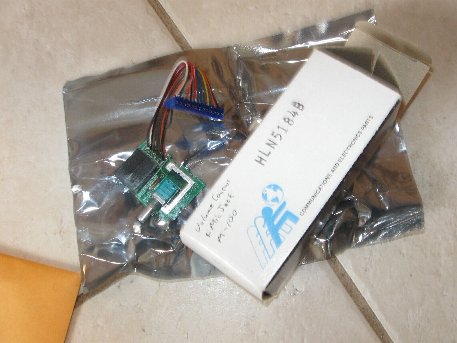 NEW OEM Motorola Radio Volume Control Switch Mic Jack for M-100 # HLN5184B - $15.19
