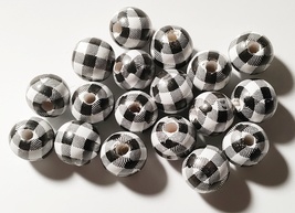 Large 16mm Wooden Red &amp; Black Plaid Christmas Beads - 18 pcs - £3.02 GBP