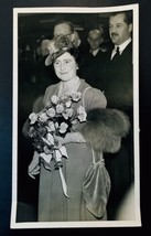 Queen Mother Elizabeth Inspects Casualty Evacuation Train 1939 Press Photo 12x7 - £22.38 GBP