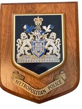 Metropolitan Police Wood And Enamel Plaque Metropolitan Marketing UK - £15.73 GBP