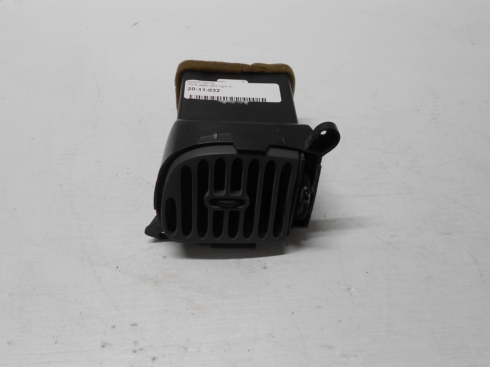 1999 Ford F150 Dash Vent Right RH Driver Side - $19.99
