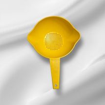 Vintage Tupperware Small 1 Quart Yellow Colander Strainer #1200 2 Spouts - $3.66