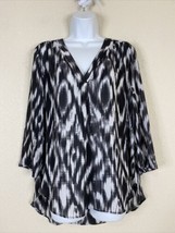 A.n.a Womens Size L Blk/Wht Abstract Popover Blouse 3/4 Sleeve V-neck - $7.20