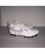 Nike Boys Size 4 White Gray Baseball Cleats Shoes New! - £11.92 GBP