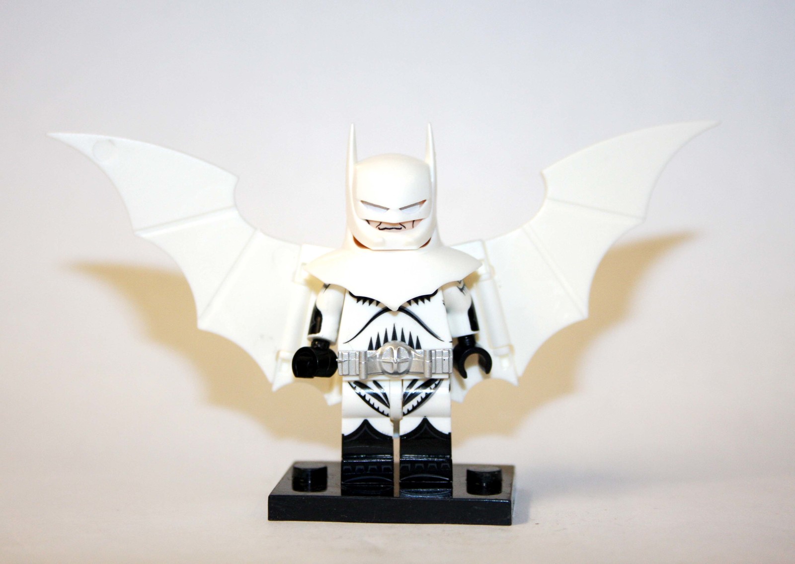 Batman Kingdom Come White Comic Custom Minifigures - $8.93