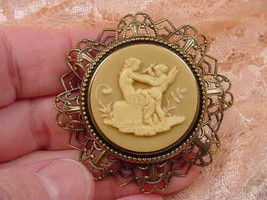 (cs61-2) Cherub Woman Cupid Tan Cameo Brass Brooch Pin Pendant Jewelry Necklace - $28.97