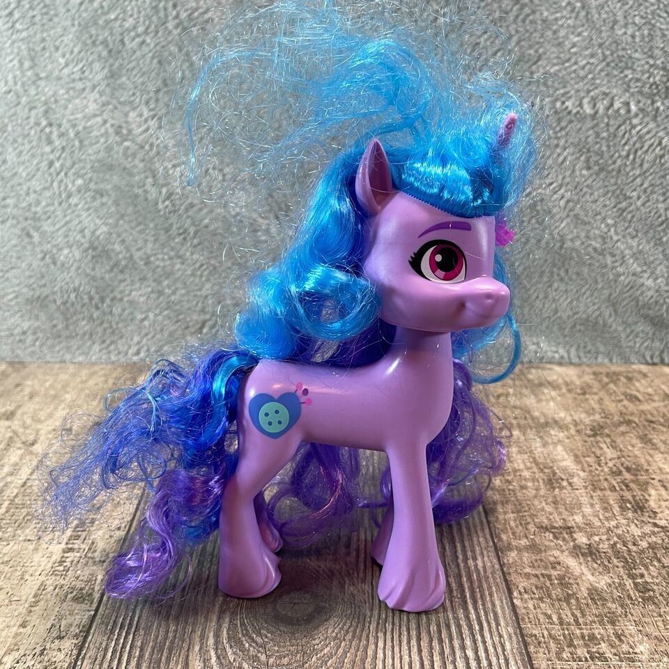 Primary image for My Little Pony:  Movie Friends Izzy Moonbow 6.5" Purple Unicorn  Pony Toy