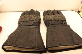 Pair of Black Insulated Guantlet Style Leather Motorcycle Gloves Size Large - £46.24 GBP