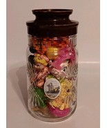 Vintage Anchor Hocking Jar Filled With Kids&#39; Junk Drawer Tiny Treasures ... - $253.69 MXN