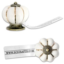 Antique Glass and Metal Knob White - $828.61 MXN