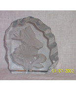 Heavy etched glass paperweight  - £6.28 GBP