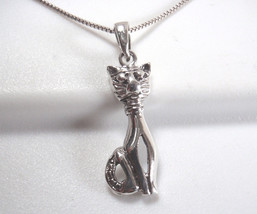Contented Sitting Kitty Cat 925 Sterling Silver Necklace - £10.06 GBP