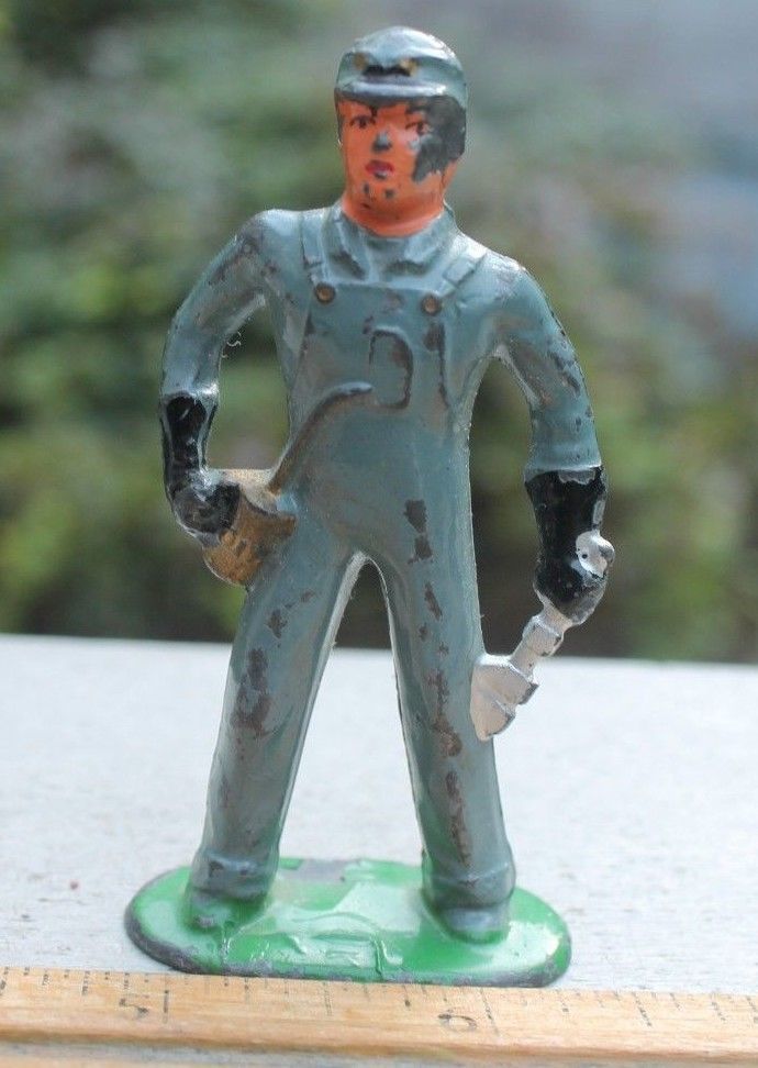 Vintage Barclay Railroad Engineer or Mechanic Miniature Man Figurine Lead Cast - £7.98 GBP