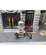 Indianapolis Colts NFL Minifigure Keychain (2) - $225.09 MXN