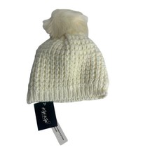 kyi kyi Canada White Faux Fur pom beanie Hat new - $32.66