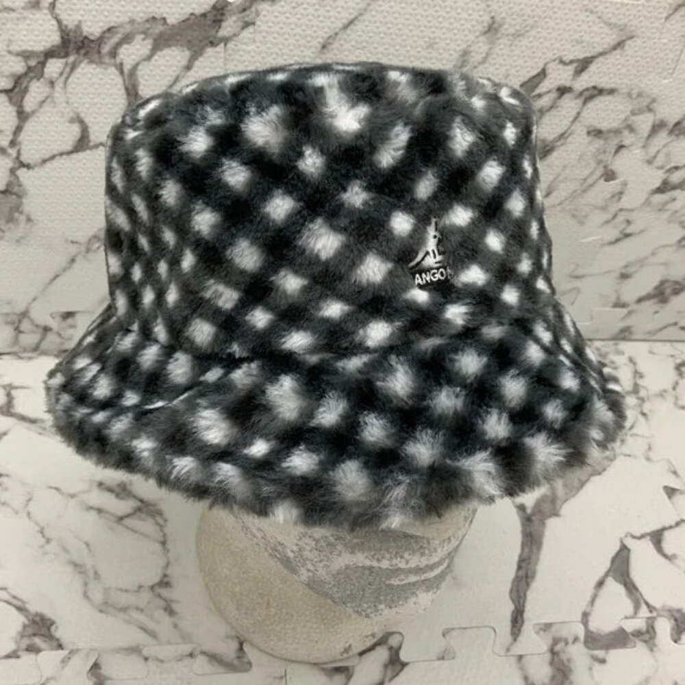 Kangol Faux Fur Back  White  Grey Lahinch Fuzzy Hat NWT  Back  Fur  L