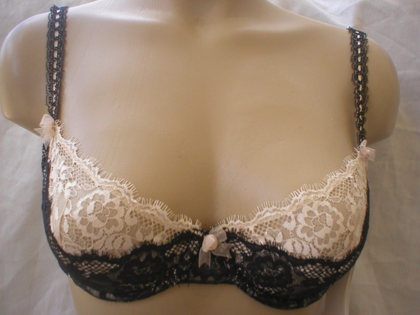 Jezebel by Felina Black & Nude Scandalous lace bra 10269 NEW 34B - $18.95