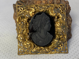 Vtg Black Cameo Mourning Pin Brooch Floral Goldtone Ladies Silhouette Jewelry - £32.03 GBP