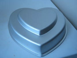 Wilton Double Tier Heart Two Tier Cake Pan (502-2695) - £8.27 GBP