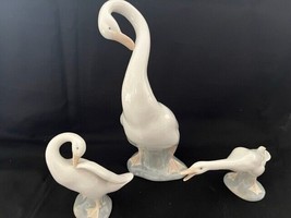 Tree old magnificent porcelain swan, marked lladro - £163.22 GBP