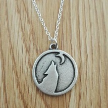 Howling Wolf Necklace 18&quot; Chain Pewter Pendant Moon Outdoor Mountain Wilderness - £7.14 GBP