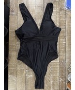 Unbranded Women’s One Piece Swim Suit Size M - $924.47 MXN