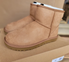 UGG Womans Classic Mini ll Size 7 Chestnut 1016222 New in Box - £77.52 GBP