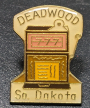 Vintage Deadwood South Dakota - Slot Machine - Enamel Backpack Hat Lapel Pin - £11.66 GBP