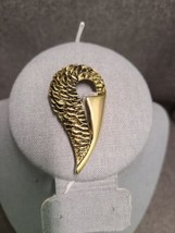 Amanda Allen Geometric (Dragon Tail) Gold Tone Brooch - £7.55 GBP