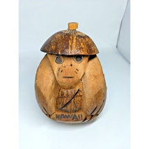 Vintage Hawaii Coconut Monkey Coin Bank - 7&quot; tall Hand Carved - Stopper ... - $226.41 MXN