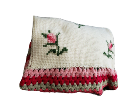 Vintage Afghan Blanket Crochet Pink Red Flowers Green 70x56&quot; - £38.96 GBP